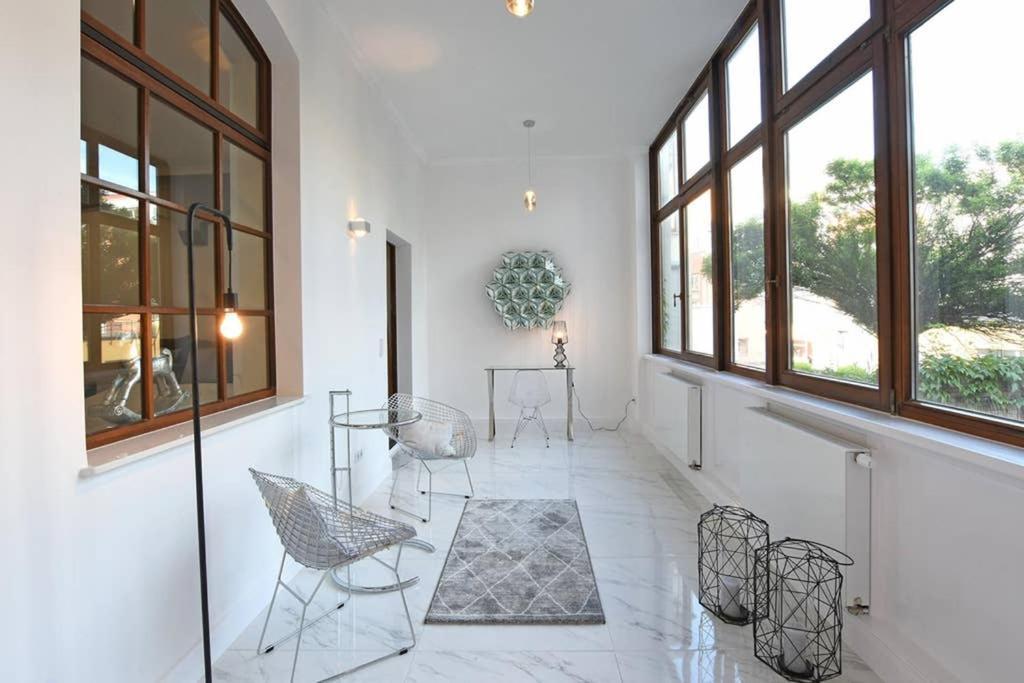 6,5 Luxury Room Apartment - Central Zwickau - 3 Bedrooms - 2 Bathrooms ภายนอก รูปภาพ