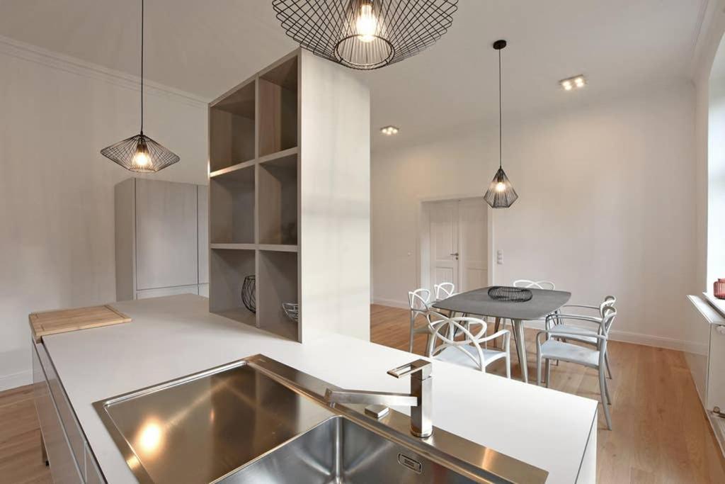 6,5 Luxury Room Apartment - Central Zwickau - 3 Bedrooms - 2 Bathrooms ภายนอก รูปภาพ