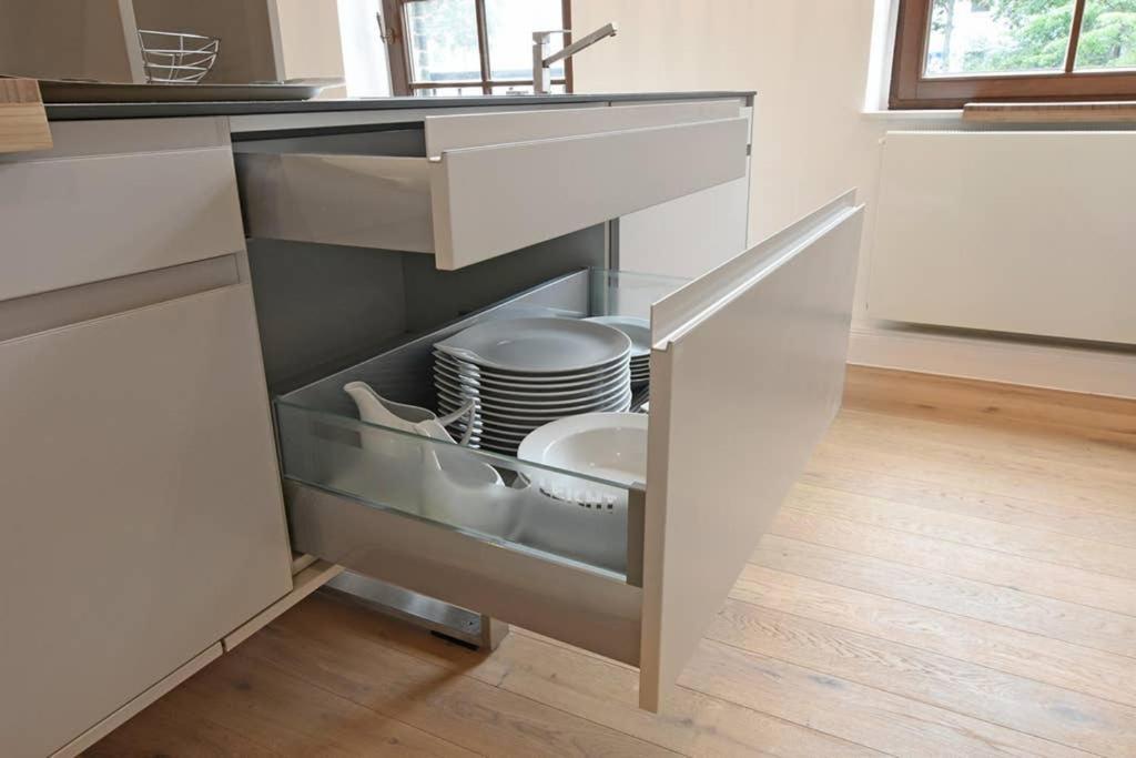 6,5 Luxury Room Apartment - Central Zwickau - 3 Bedrooms - 2 Bathrooms ภายนอก รูปภาพ