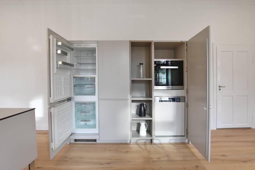 6,5 Luxury Room Apartment - Central Zwickau - 3 Bedrooms - 2 Bathrooms ภายนอก รูปภาพ