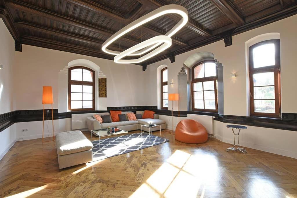 6,5 Luxury Room Apartment - Central Zwickau - 3 Bedrooms - 2 Bathrooms ภายนอก รูปภาพ