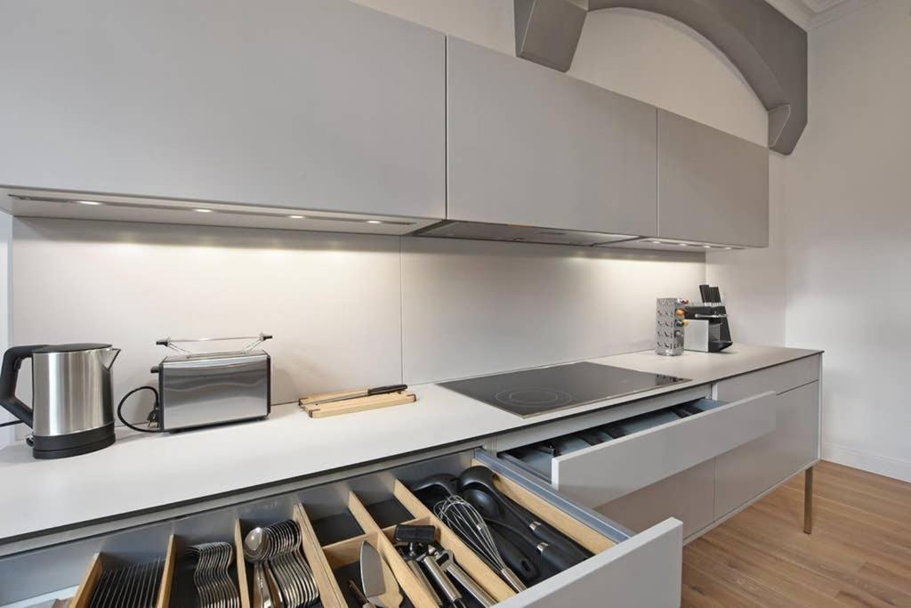 6,5 Luxury Room Apartment - Central Zwickau - 3 Bedrooms - 2 Bathrooms ภายนอก รูปภาพ