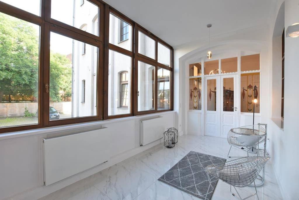 6,5 Luxury Room Apartment - Central Zwickau - 3 Bedrooms - 2 Bathrooms ภายนอก รูปภาพ