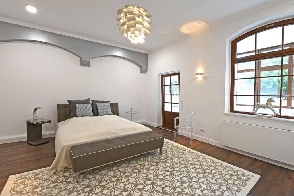 6,5 Luxury Room Apartment - Central Zwickau - 3 Bedrooms - 2 Bathrooms ภายนอก รูปภาพ